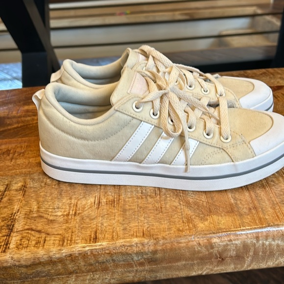 adidas Shoes - Women’s adidas cloudfoam sneakers. Size 7.5